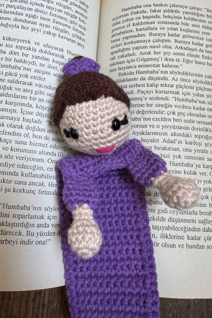Amigurumi Balerin Topuzlu Kız Kitap Ayracı mor 3 Amigurumi Balerin Topuzlu Kız Kitap Ayracı
