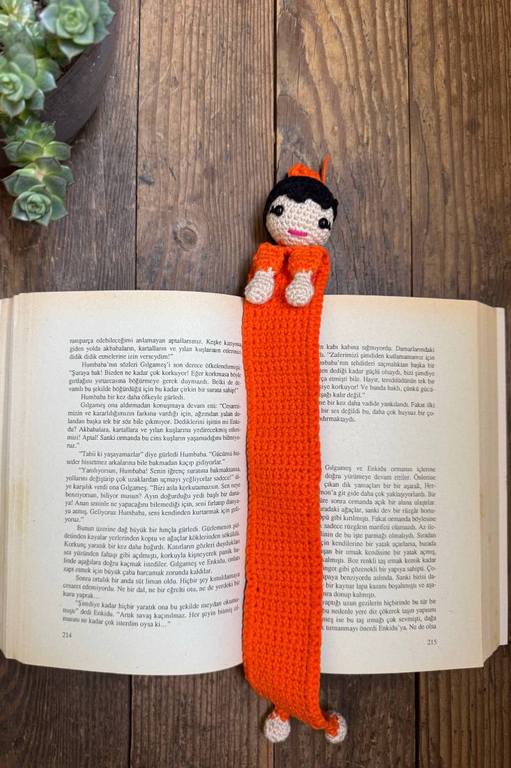 Amigurumi Balerin Topuzlu Kız Kitap Ayracı turuncu Amigurumi Balerin Topuzlu Kız Kitap Ayracı