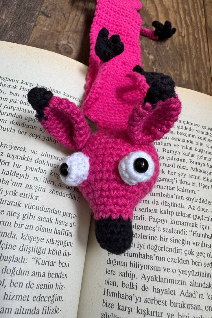 Amigurumi Mor Fare Kitap Ayracı 2 Amigurumi Mor Tilki Kitap Ayracı