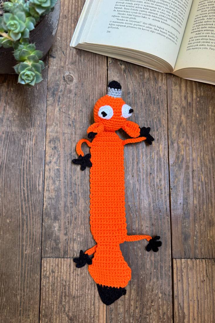 Amigurumu tilki ayraç 3 Amigurumi Tilki Kitap Ayracı