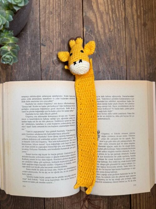 El Yapımı Amigurumi Zürafa Kitap Ayracı