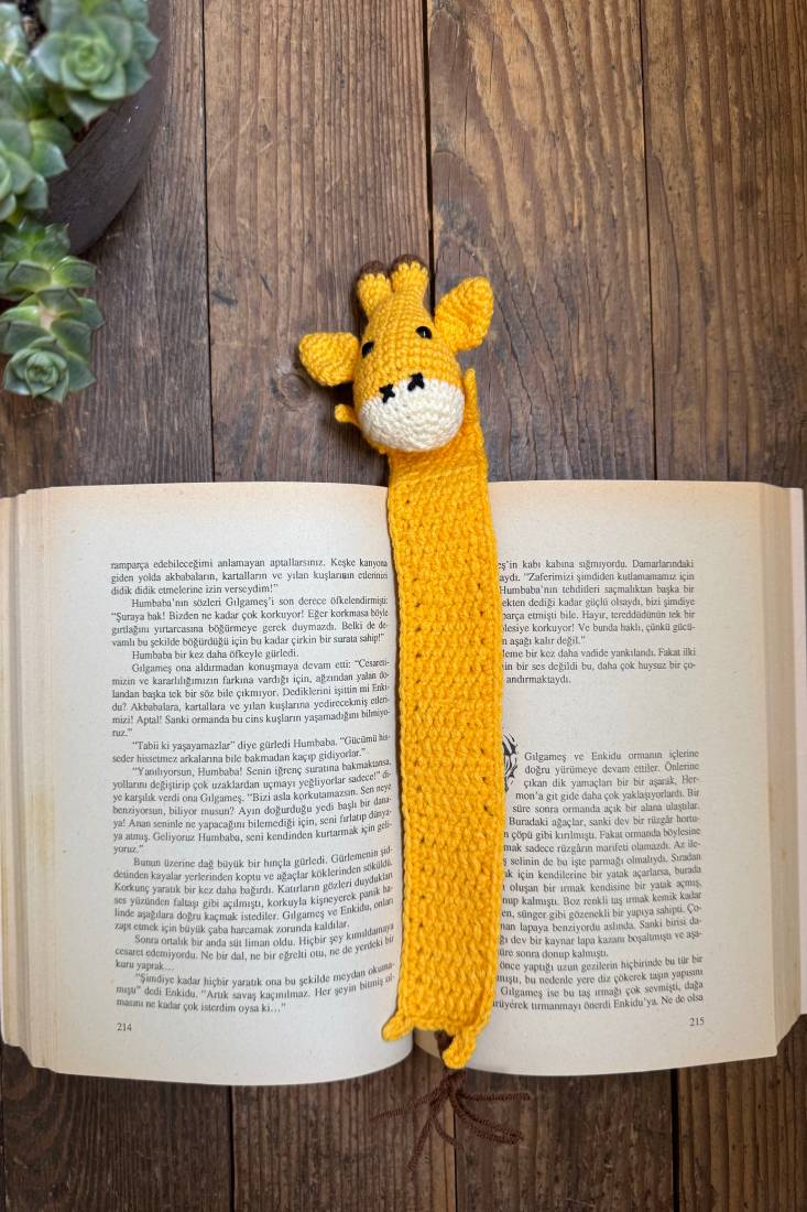 El Yapımı Amigurumi Zürafa Kitap Ayracı El Yapımı Amigurumi Zürafa Kitap Ayracı