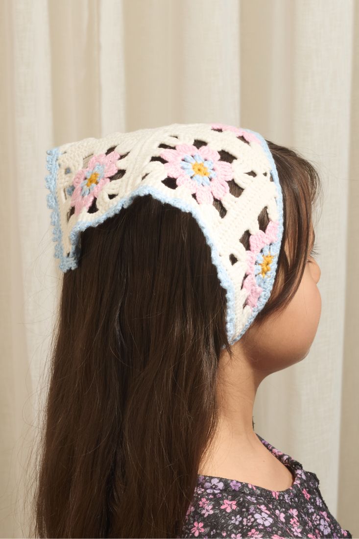 El Yapımı Çiçek Motifli Organik Pamuk Bandana