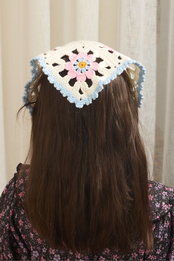 El Yapımı Çiçek Motifli Organik Pamuk Bandana