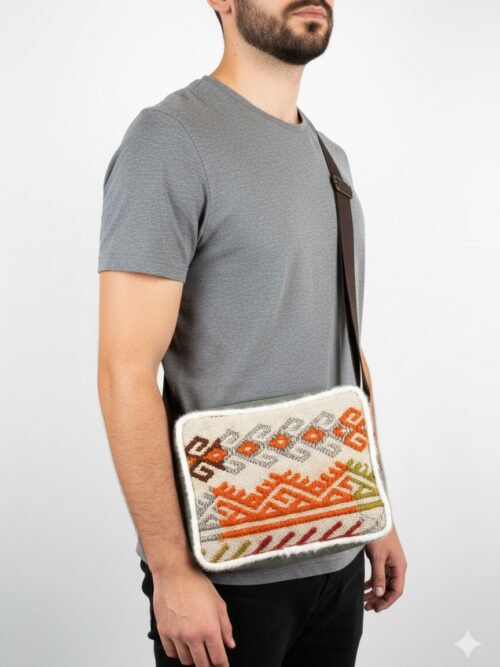 Nubuk Deri Detaylı, Astar ve Tela Destekli Etnik Omuz ve Crossbody Çanta