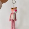 panter1 El Yapımı Pembe Panter Amigurumi Anahtarlık ve Çanta Süsü – 20 cm