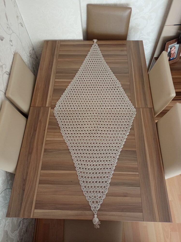 massdlkf El Örgüsü Runner Masa Örtüsü, Püsküllü Dekoratif Dantel Runner 135x60 cm