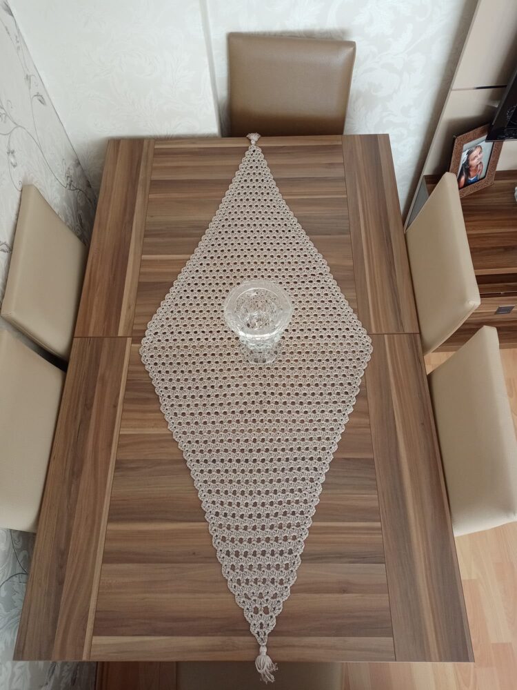 massdslkfjs El Örgüsü Runner Masa Örtüsü, Püsküllü Dekoratif Dantel Runner 135x60 cm